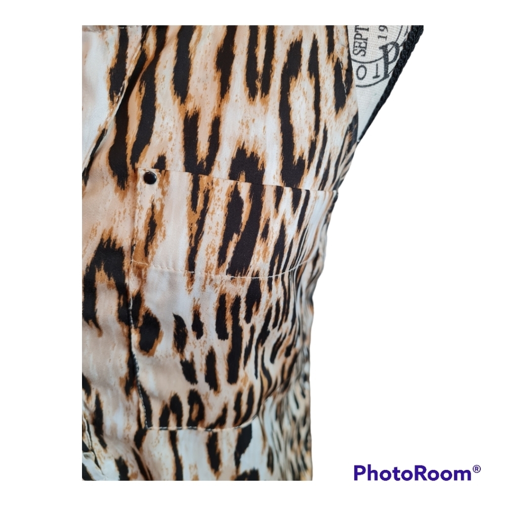 Dynamite Animal Print Droptail Blouse - Picture 4 of 8
